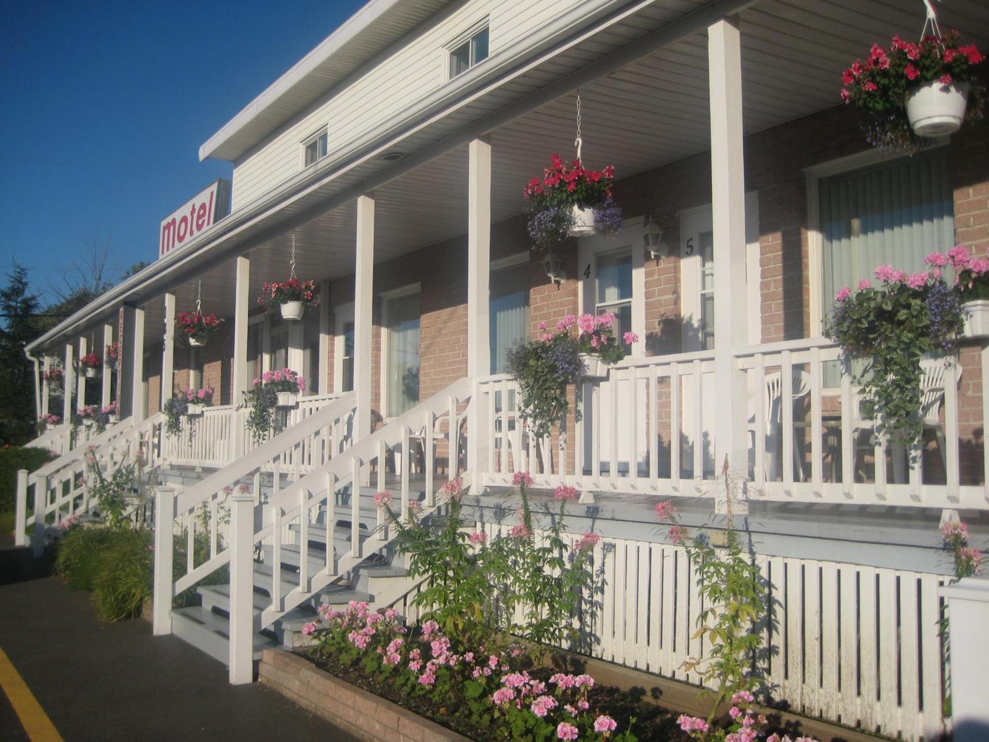 Motel Au Vieux Piloteux Rivière-du-Loup Екстериор снимка